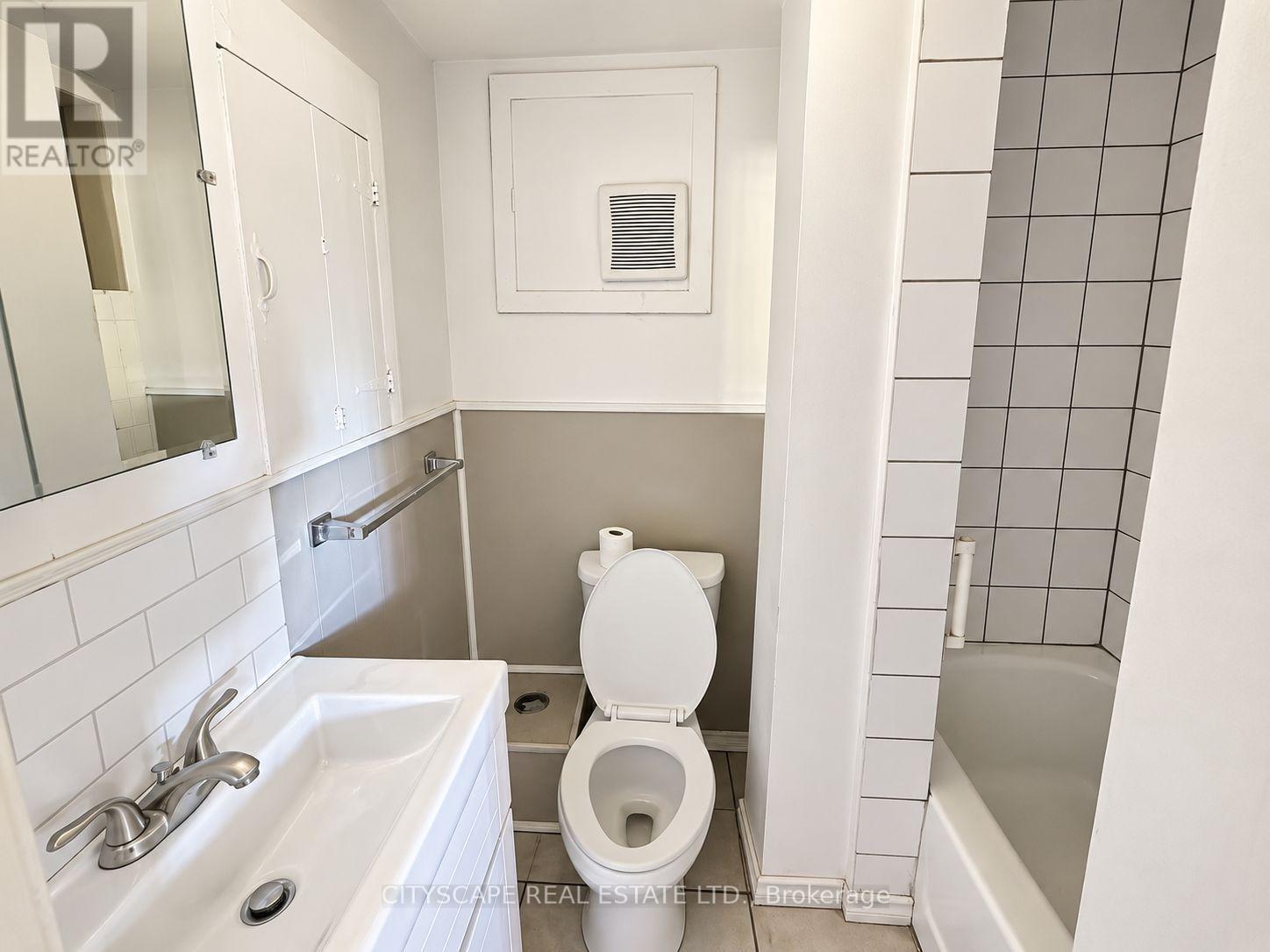 198 Tragina Avenue N Property Photo 19