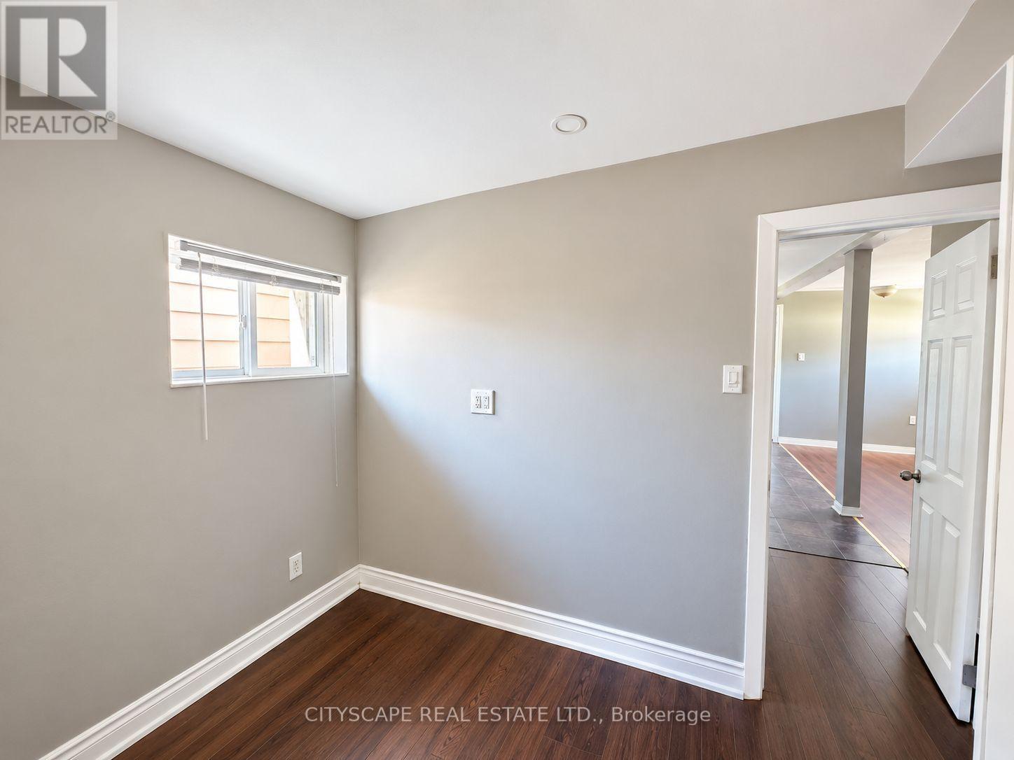 198 Tragina Avenue N Property Photo 21