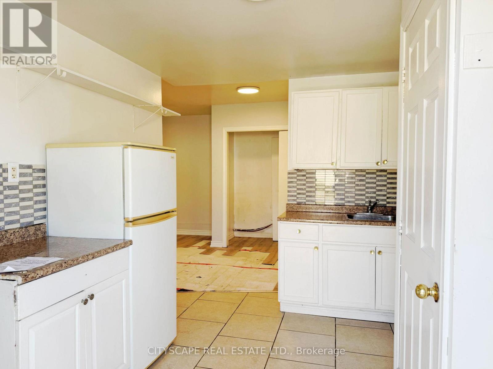 198 Tragina Avenue N Property Photo 23