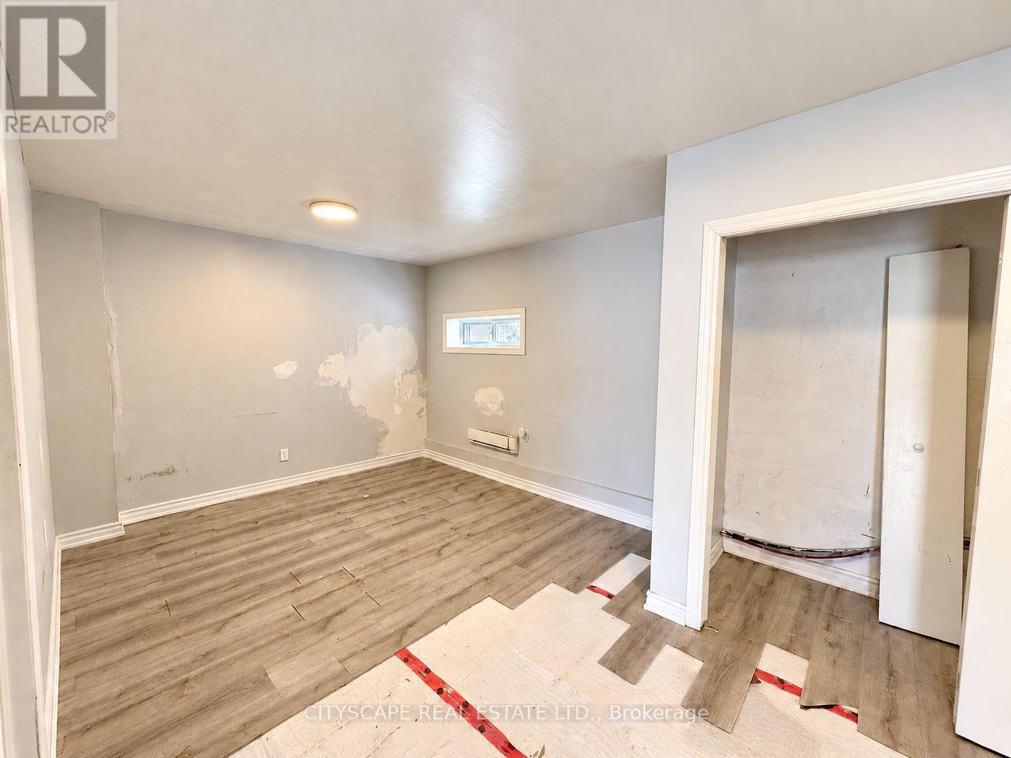 198 Tragina Avenue N Property Photo 27
