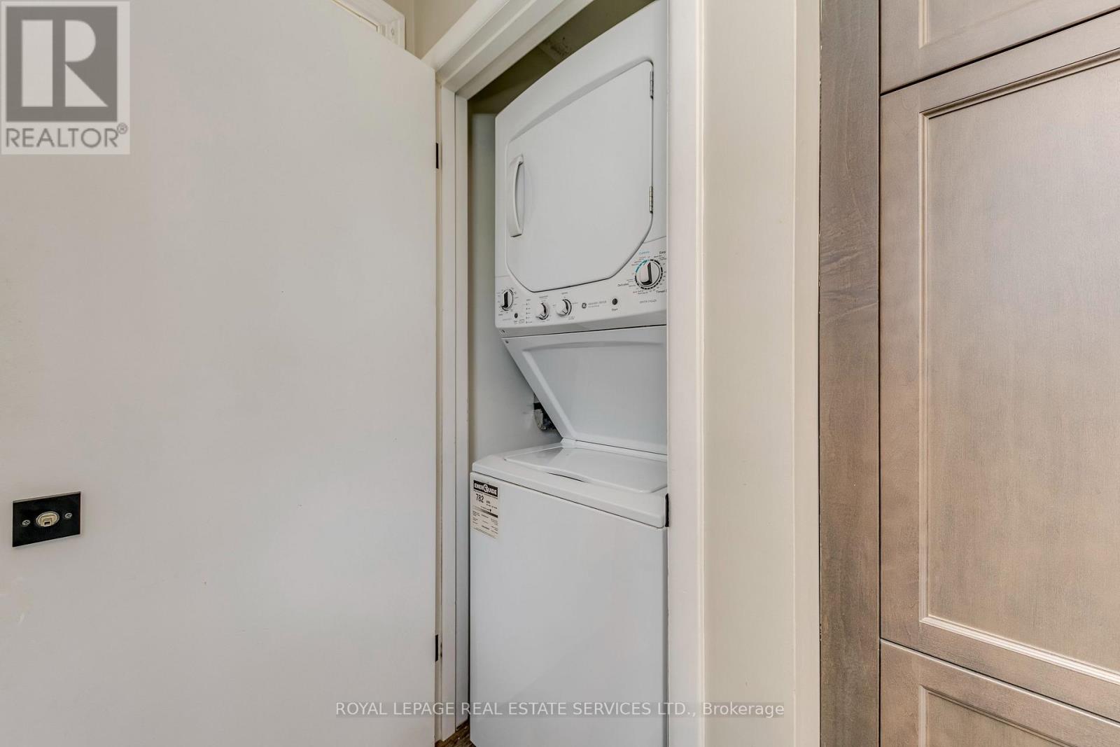 191 Nash Road N Property Photo 24