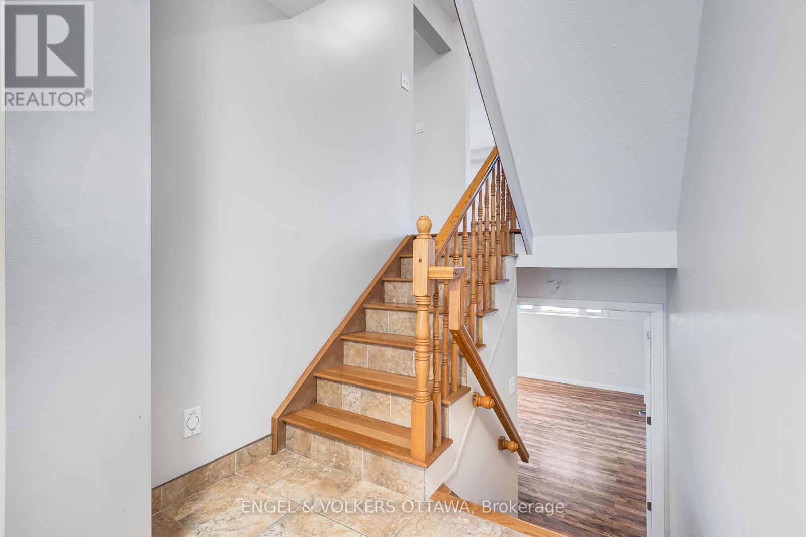1321 Morley Boulevard Property Photo 4