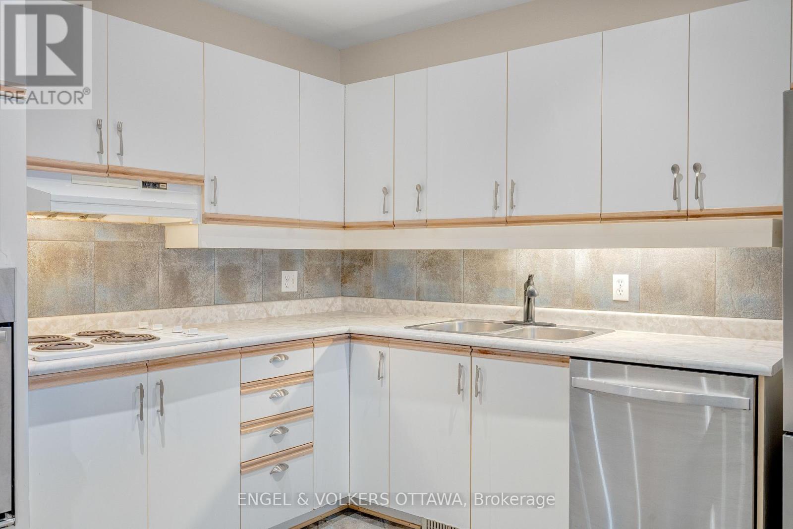 1321 Morley Boulevard Property Photo 9
