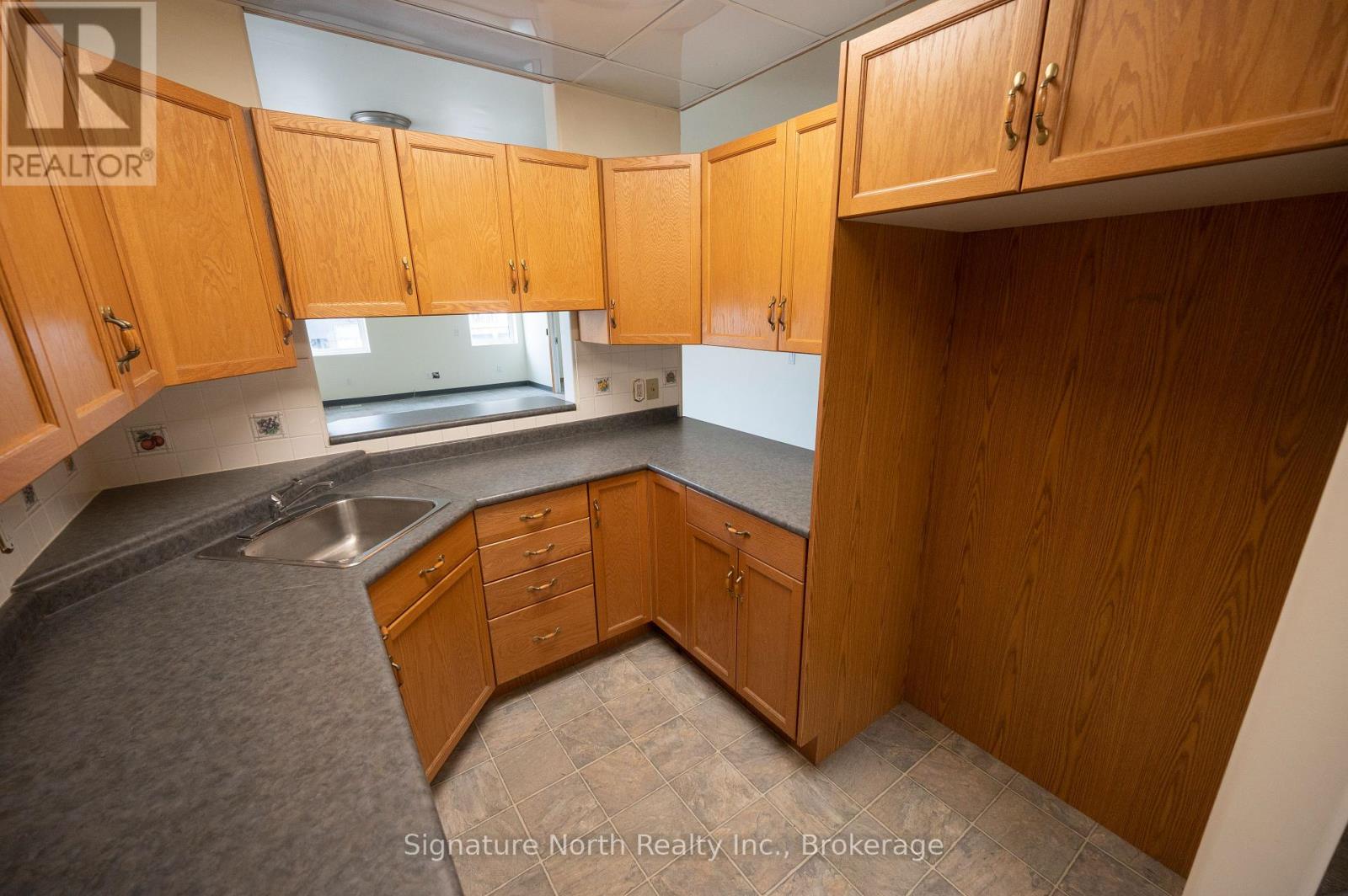 287 Bay Street Property Photo 12