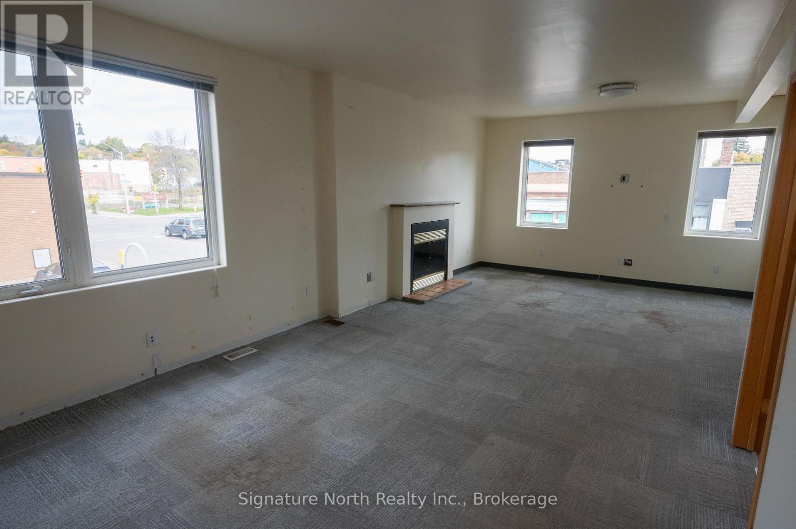 287 Bay Street Property Photo 16