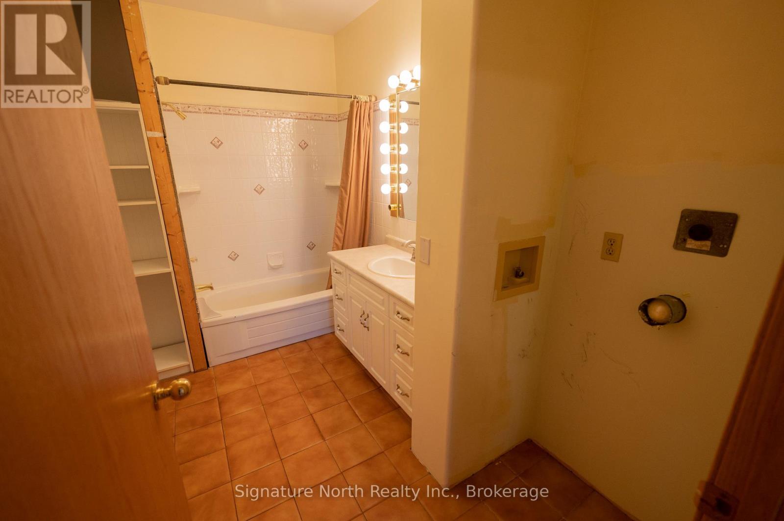 287 Bay Street Property Photo 24