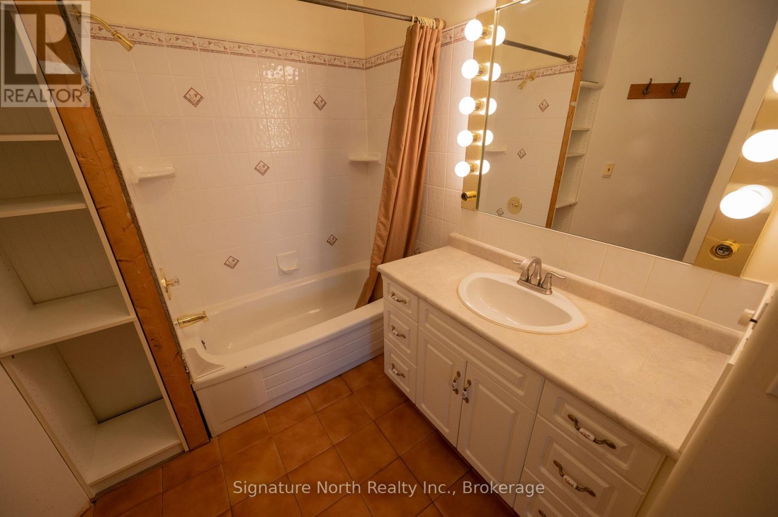 287 Bay Street Property Photo 25