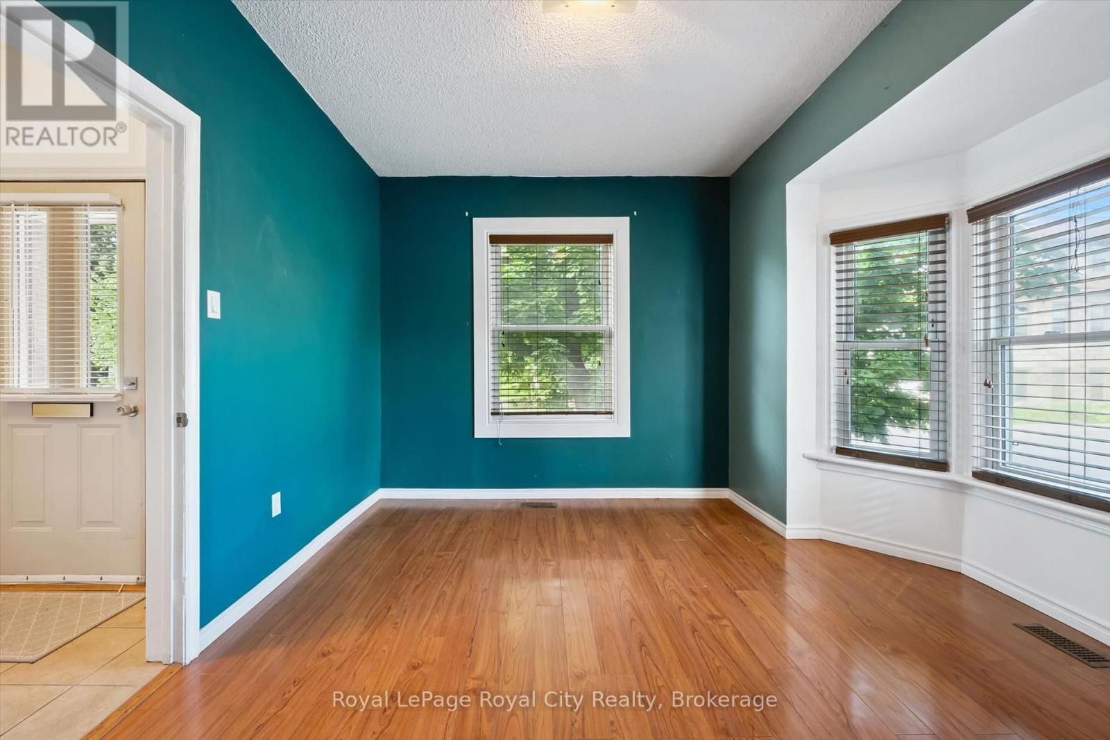 90 Neeve Street Property Photo 5
