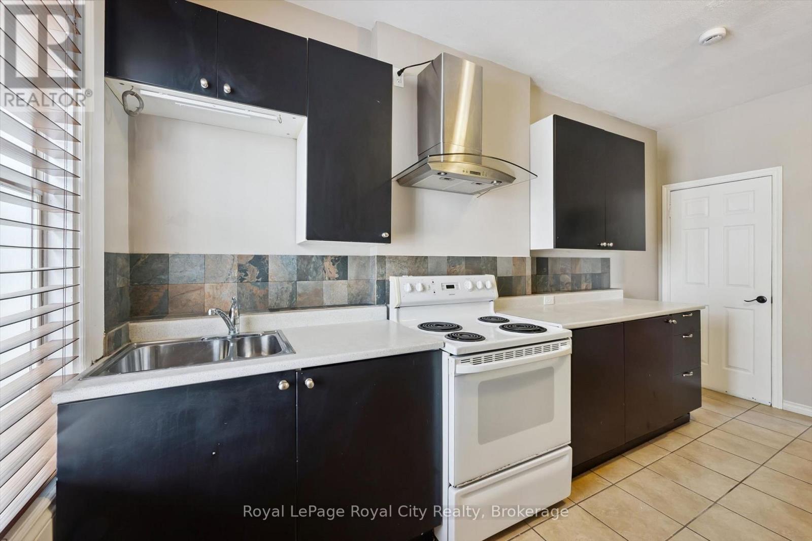 90 Neeve Street Property Photo 14