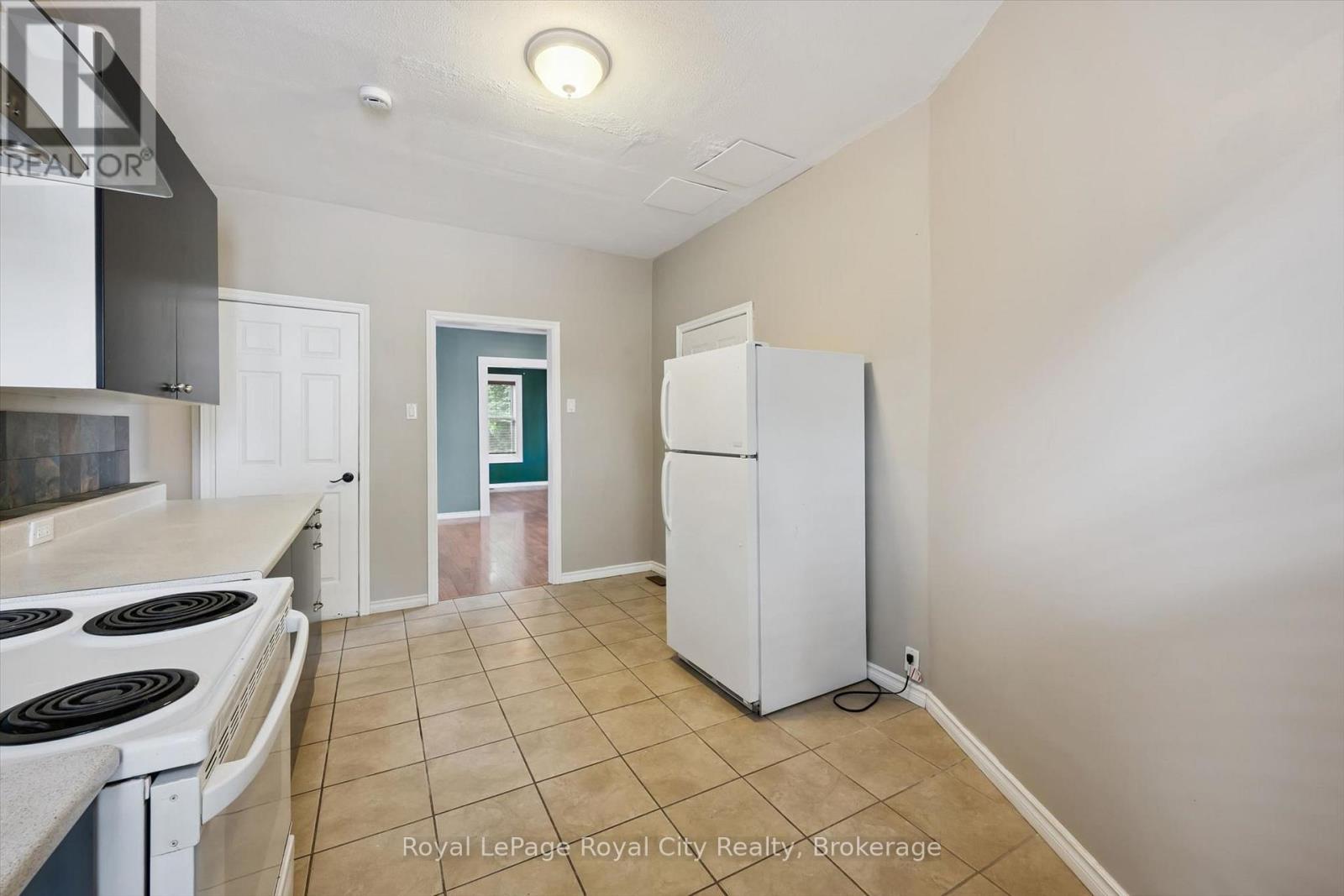 90 Neeve Street Property Photo 15