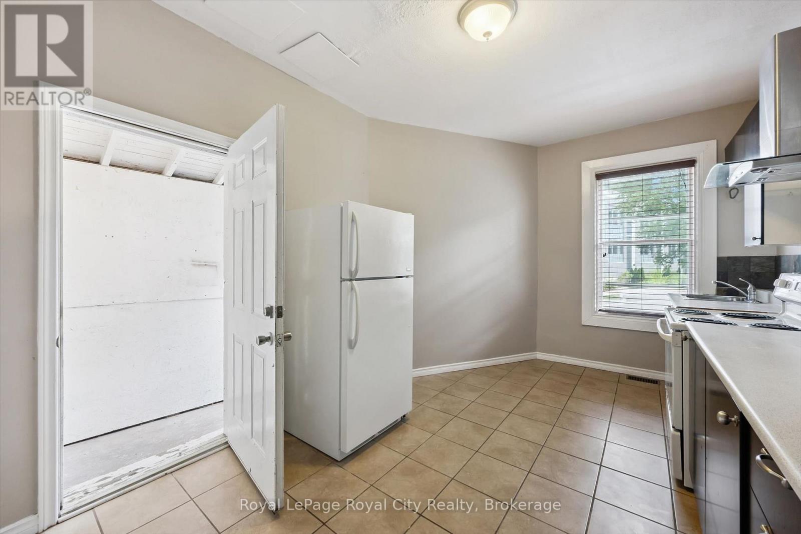 90 Neeve Street Property Photo 16