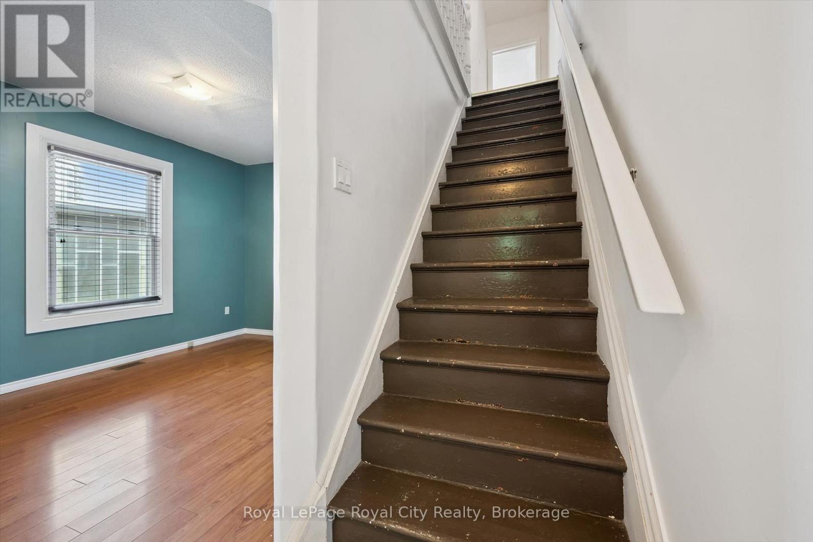 90 Neeve Street Property Photo 17