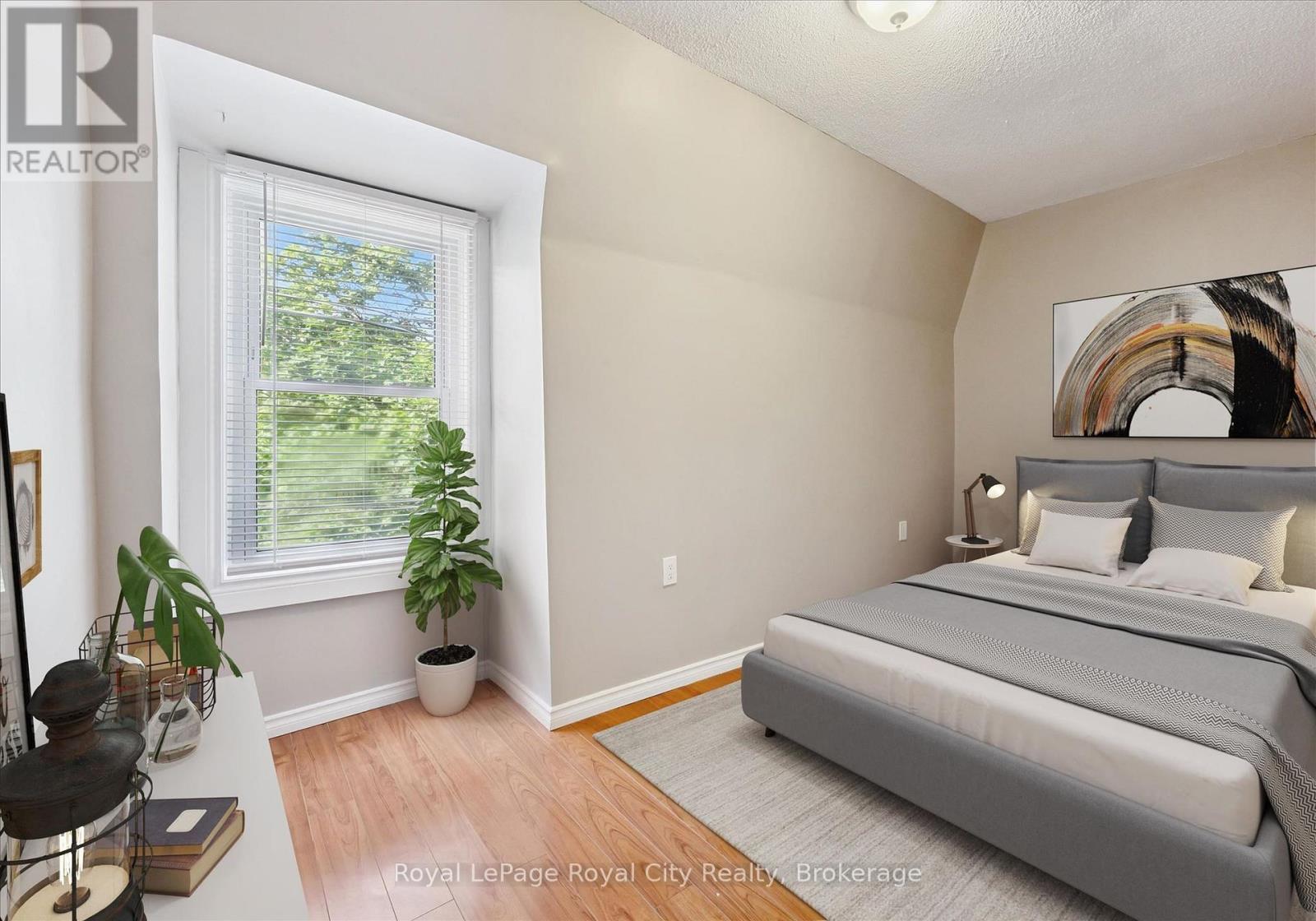 90 Neeve Street Property Photo 21
