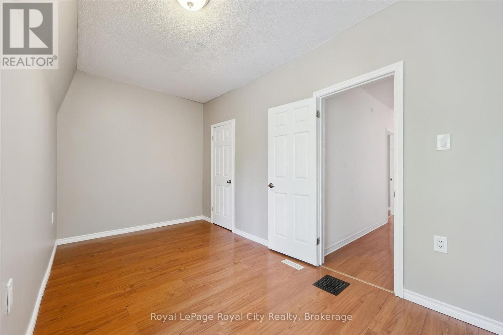 90 Neeve Street Property Photo 22