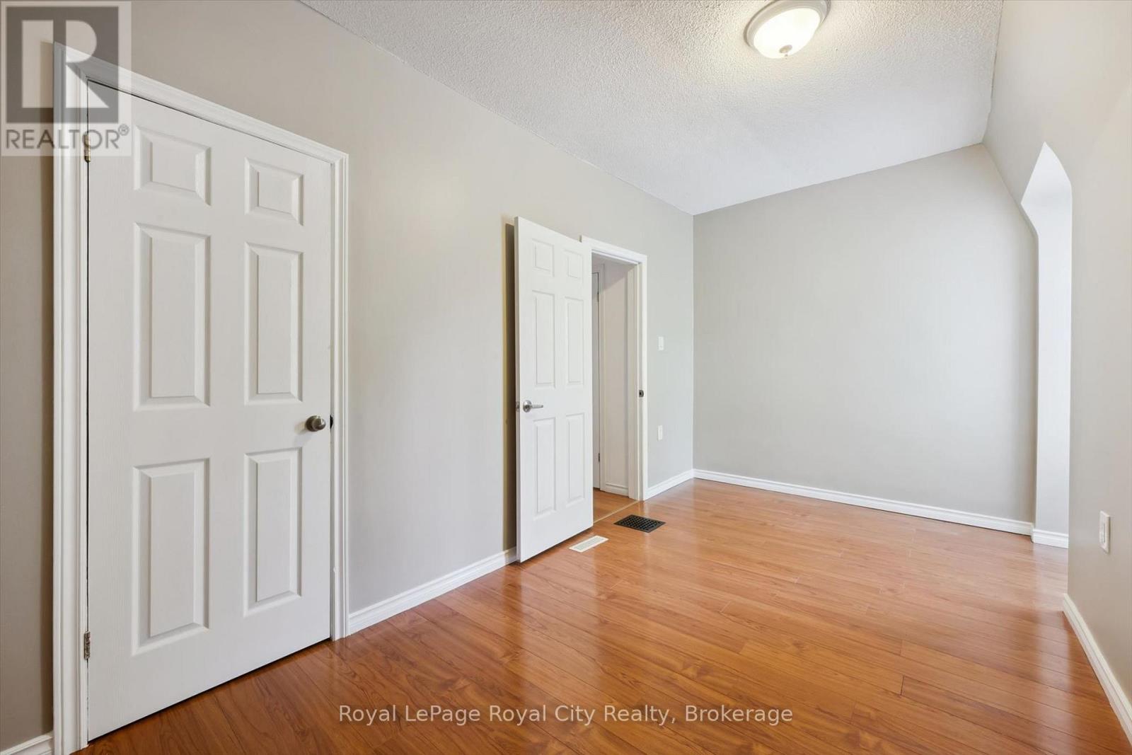 90 Neeve Street Property Photo 23