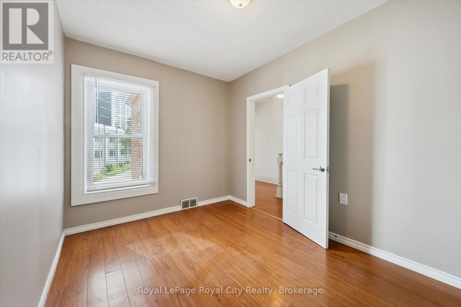 90 Neeve Street Property Photo 24
