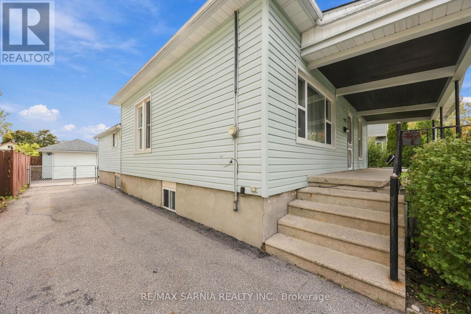 445 Wellington Street Property Photo 3