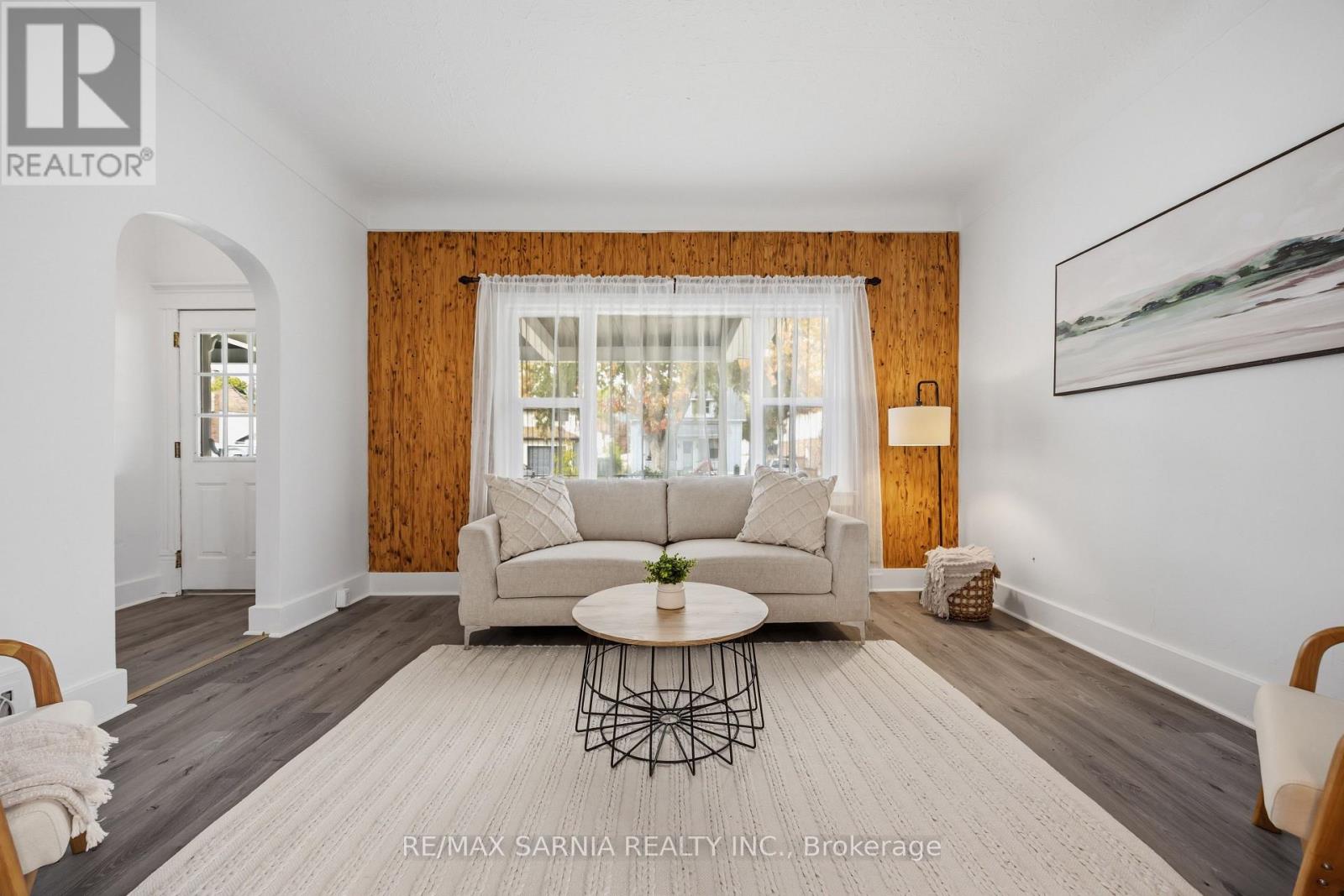 445 Wellington Street Property Photo 7