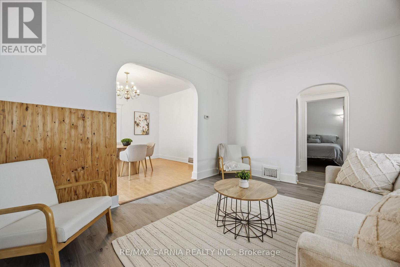 445 Wellington Street Property Photo 8