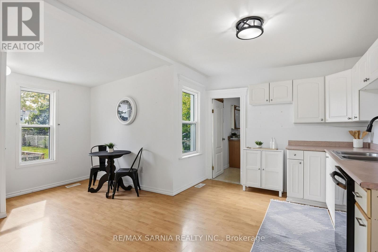 445 Wellington Street Property Photo 12