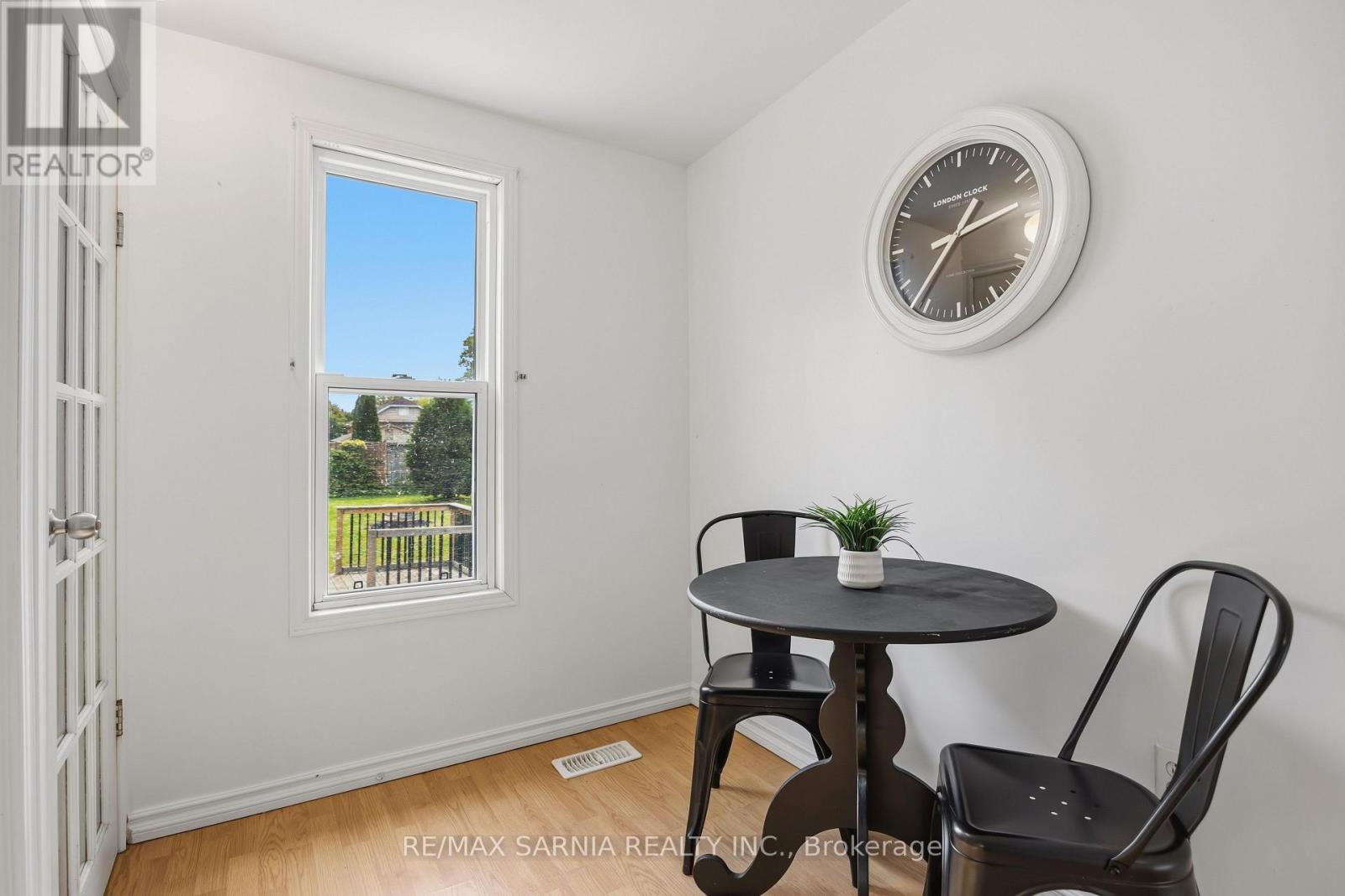 445 Wellington Street Property Photo 13