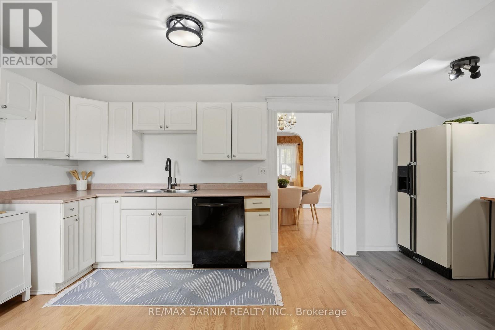 445 Wellington Street Property Photo 15