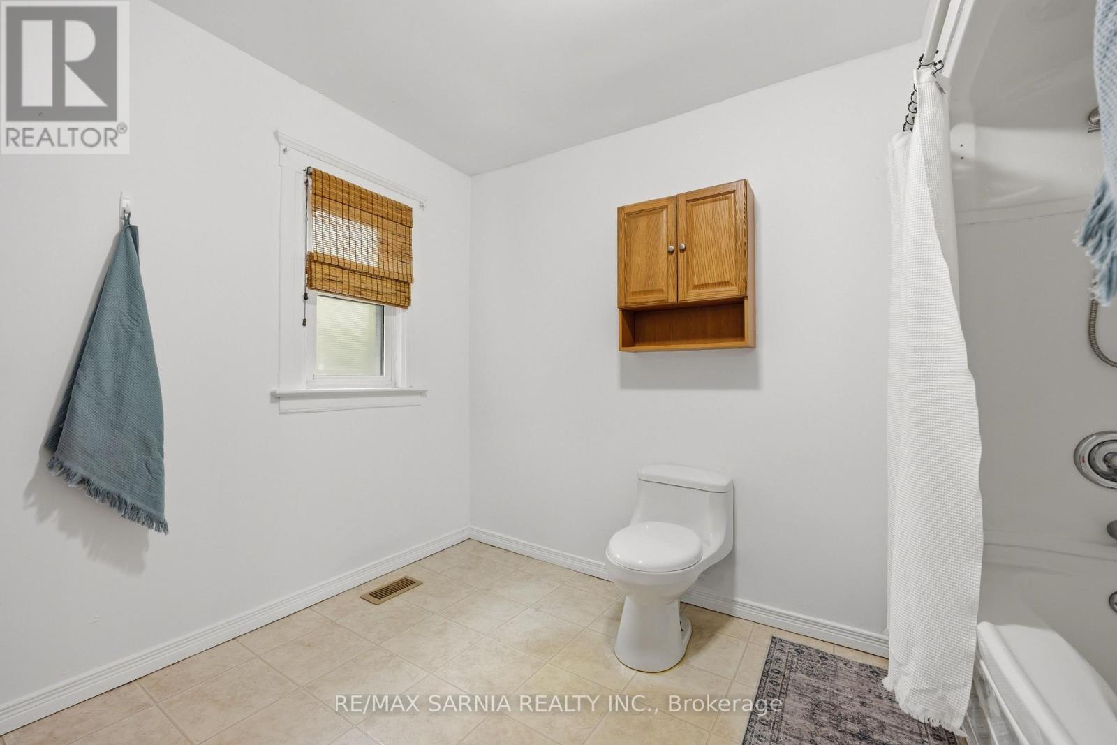 445 Wellington Street Property Photo 19