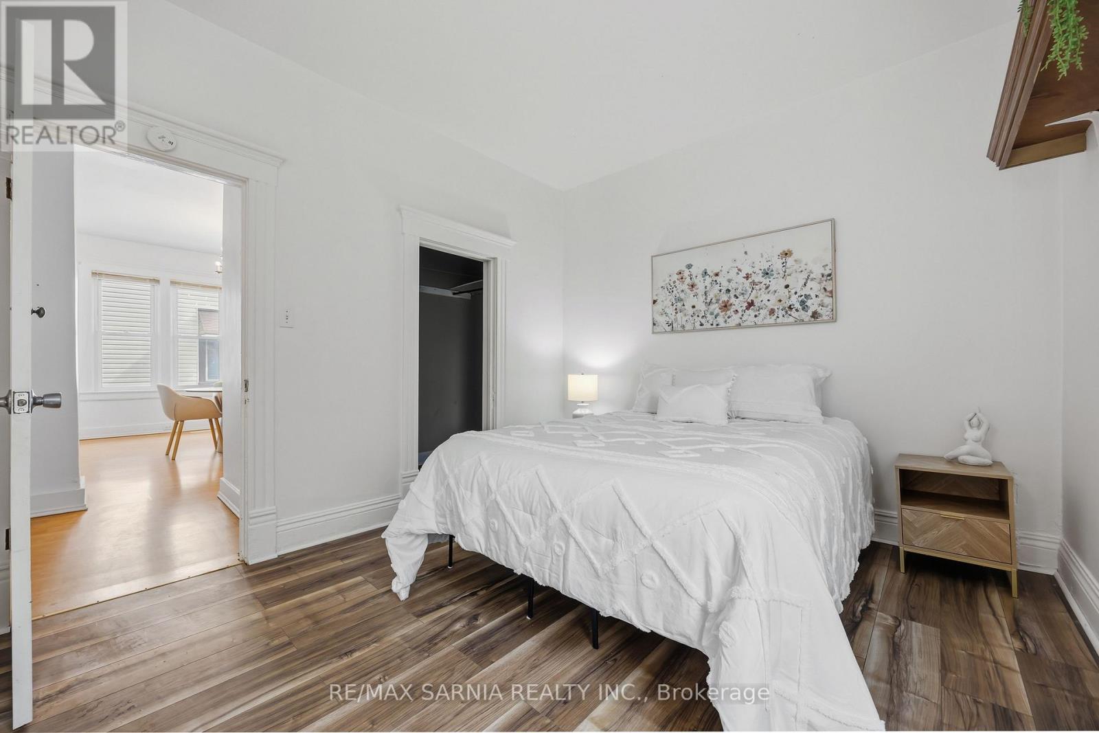 445 Wellington Street Property Photo 21