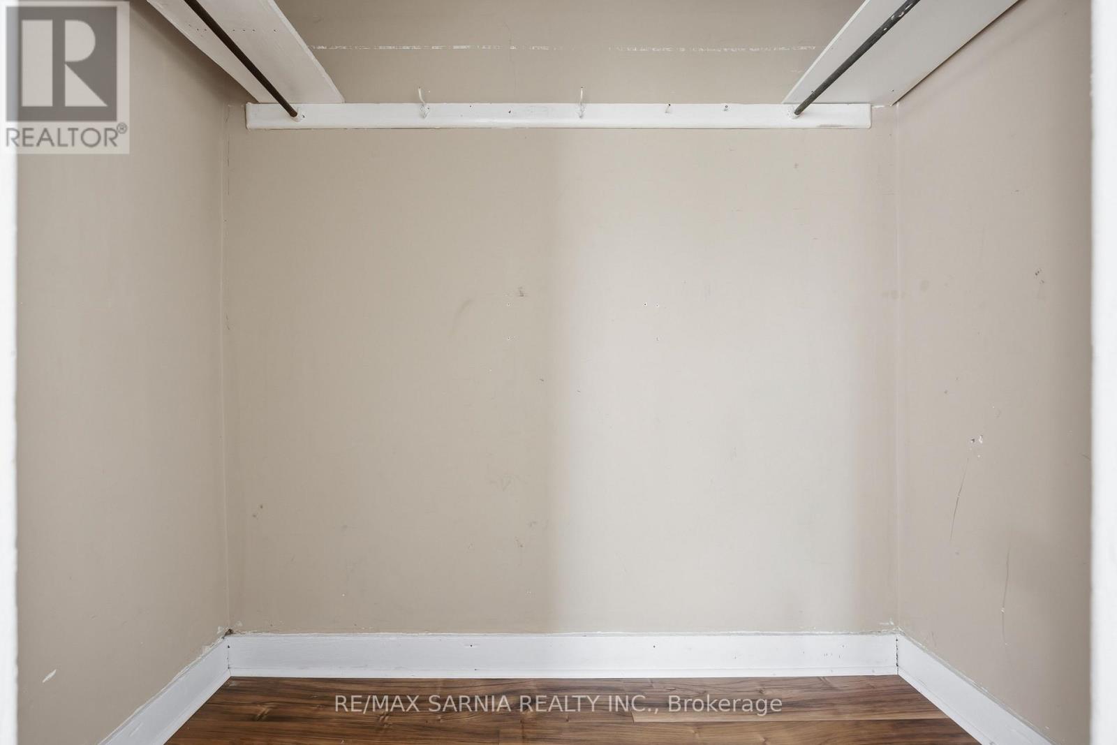 445 Wellington Street Property Photo 22