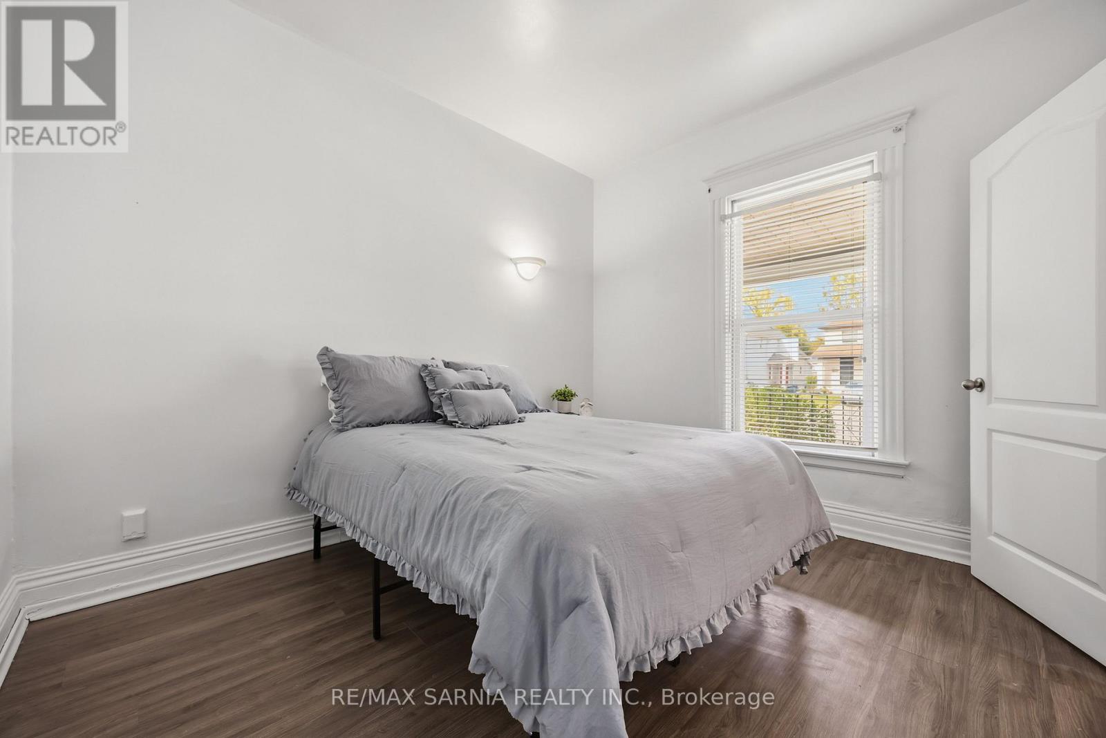 445 Wellington Street Property Photo 24