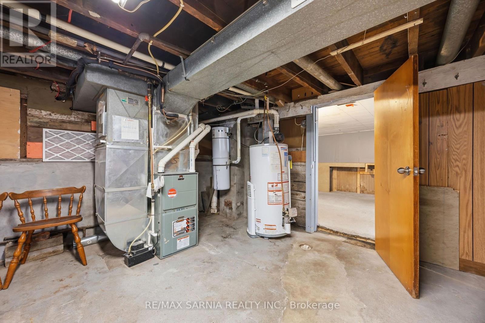 445 Wellington Street Property Photo 28