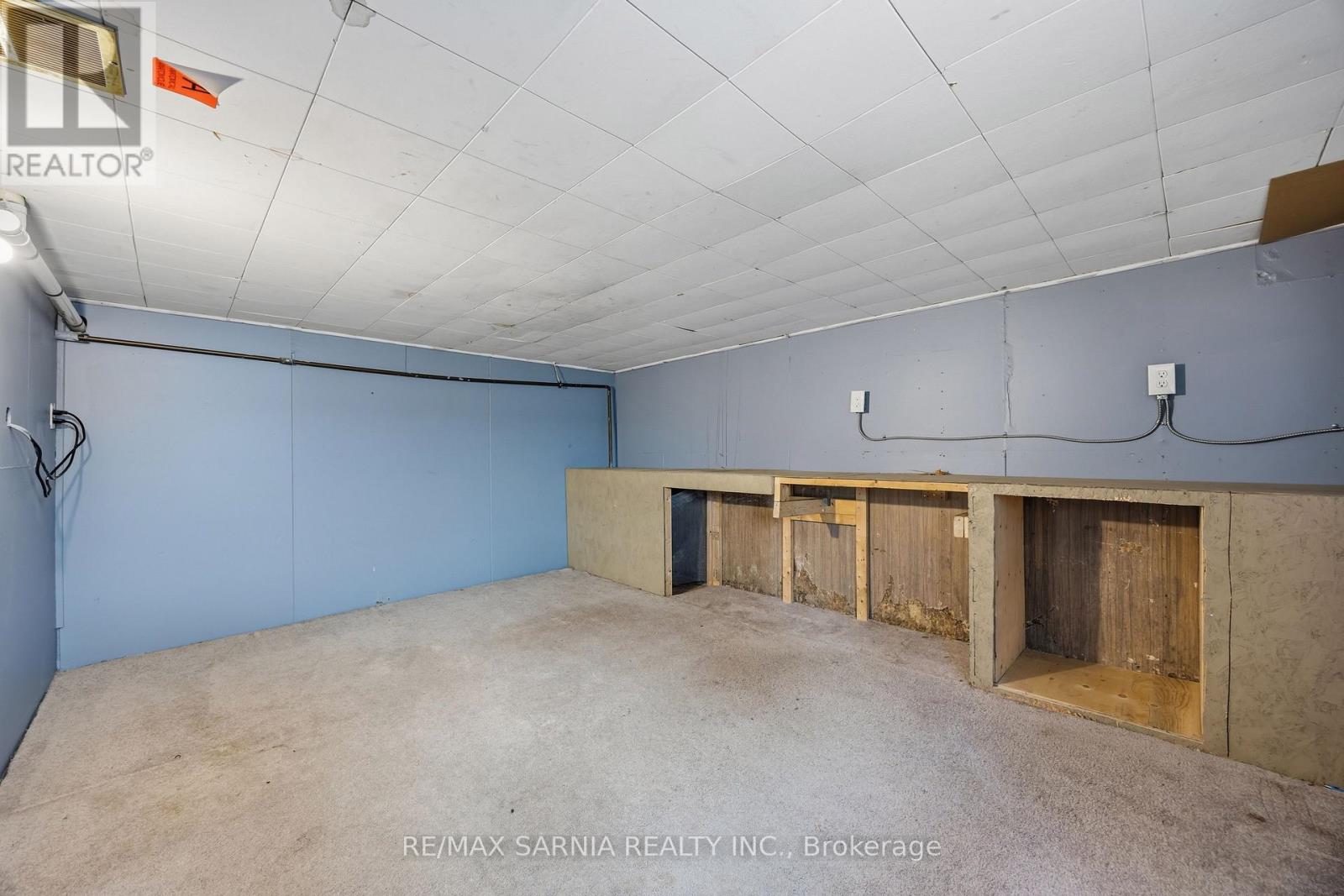 445 Wellington Street Property Photo 29