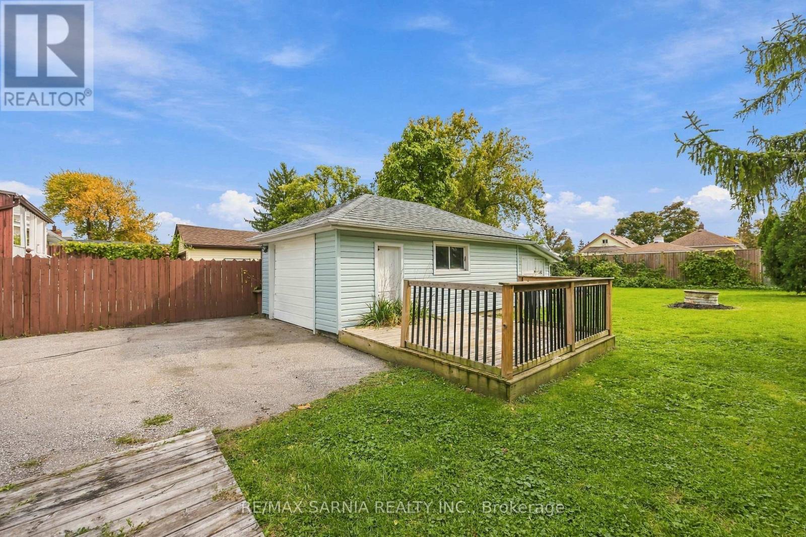 445 Wellington Street Property Photo 35