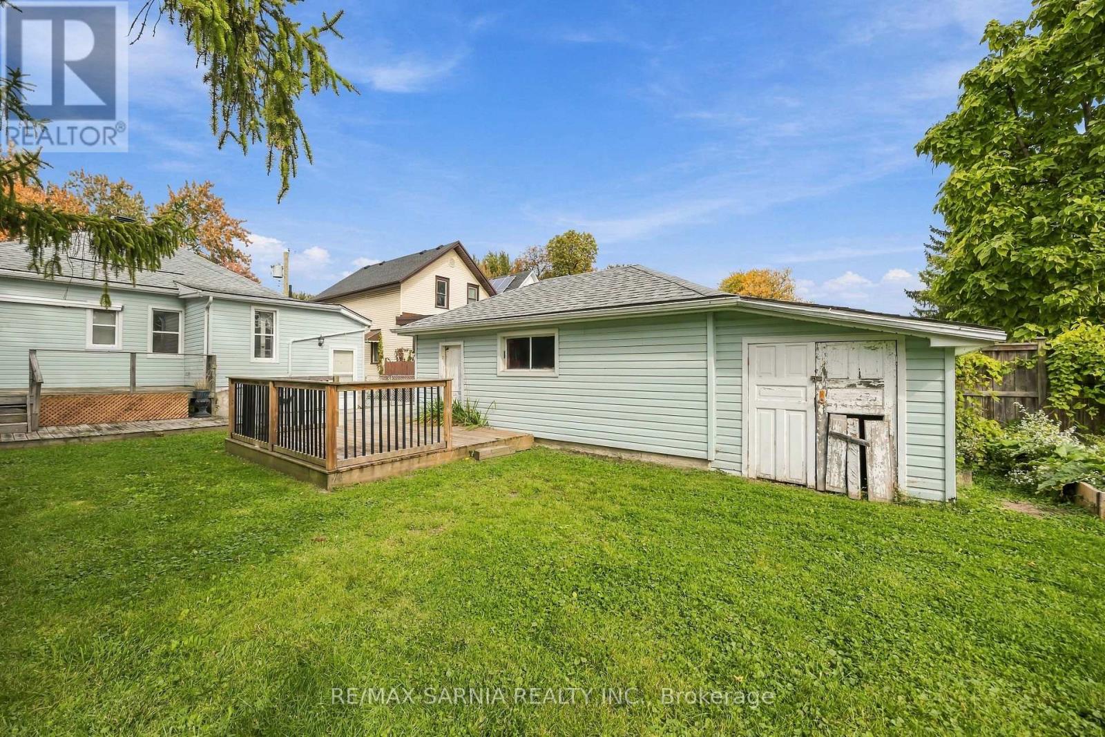 445 Wellington Street Property Photo 36