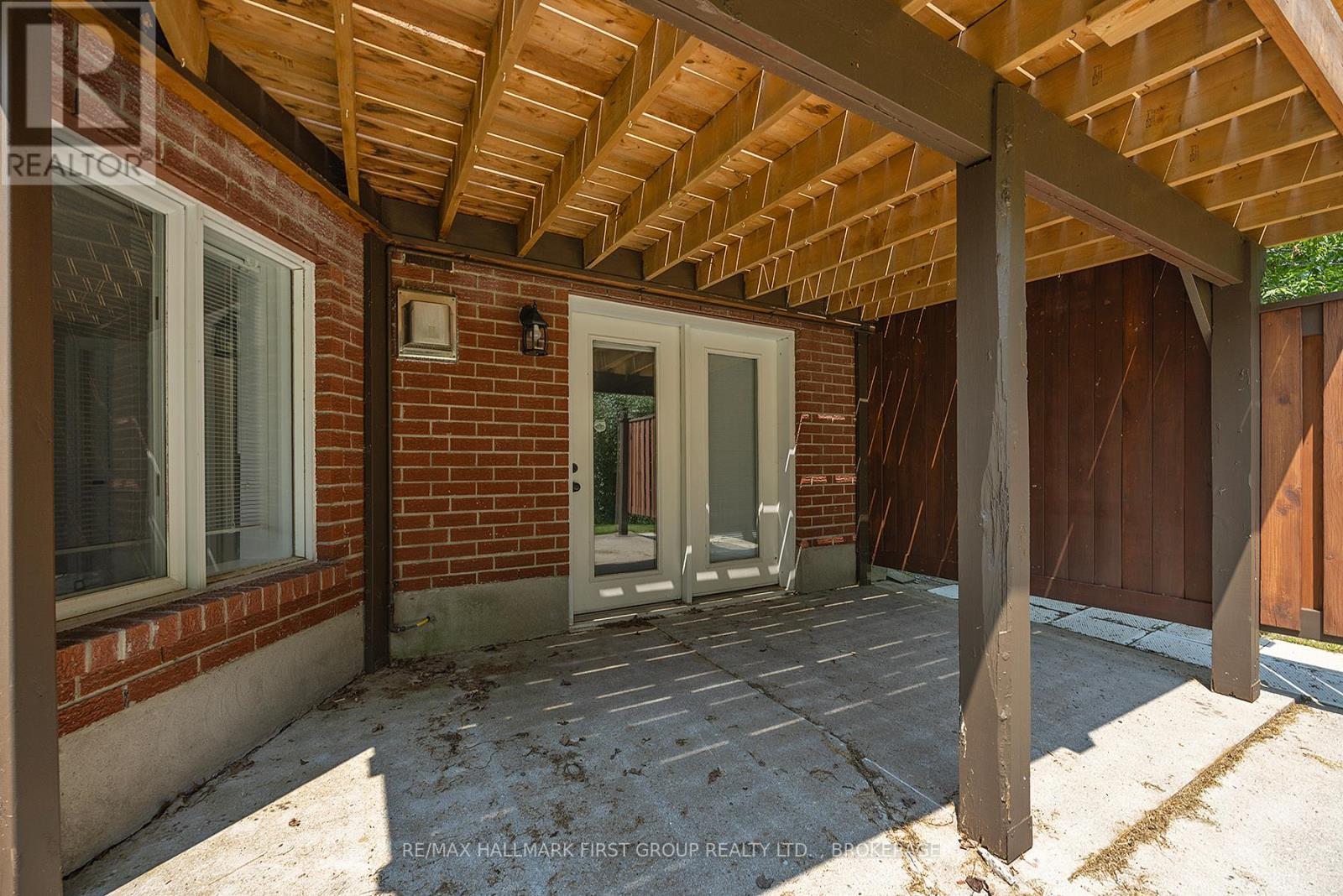 272 Friarhill Crescent Property Photo 7
