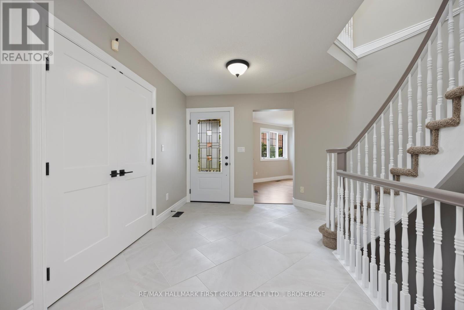 272 Friarhill Crescent Property Photo 11