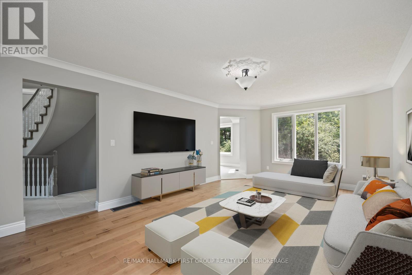272 Friarhill Crescent Property Photo 22