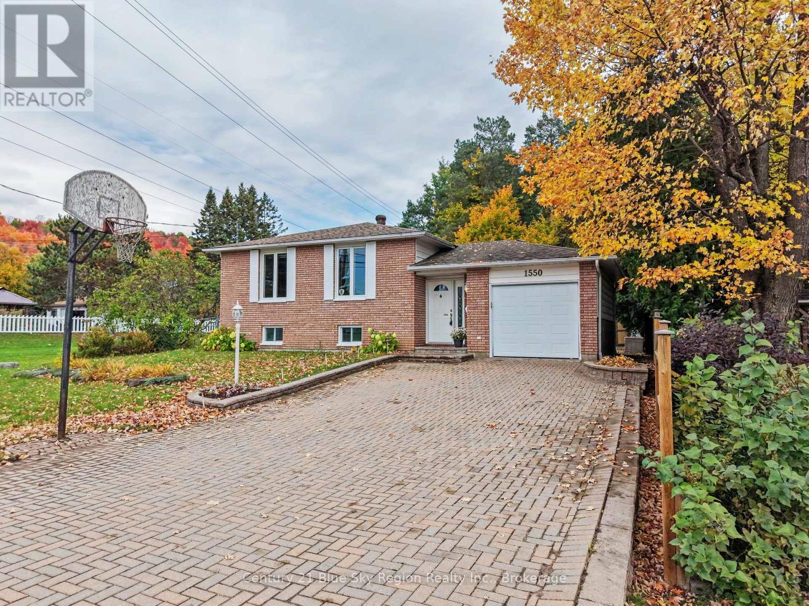 1550 Chapais Street Property Photo 1