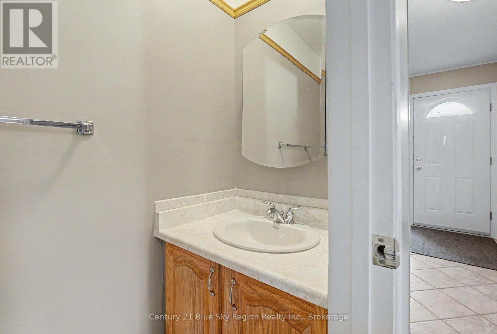 1550 Chapais Street Property Photo 6