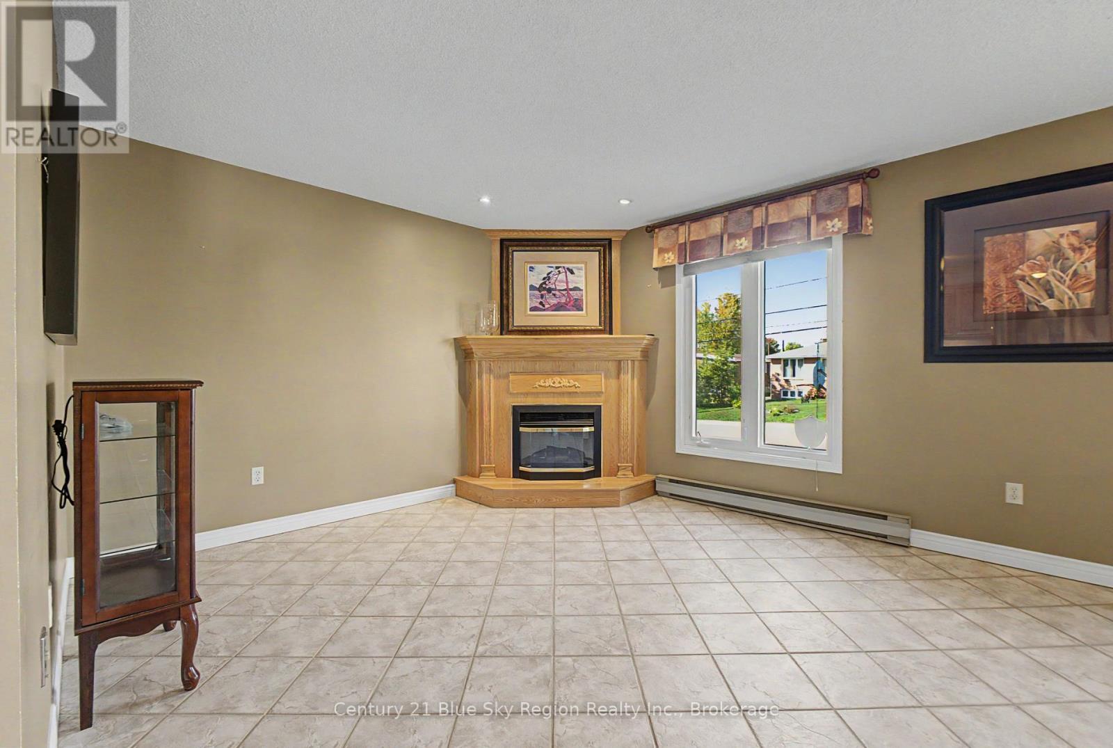 1550 Chapais Street Property Photo 9