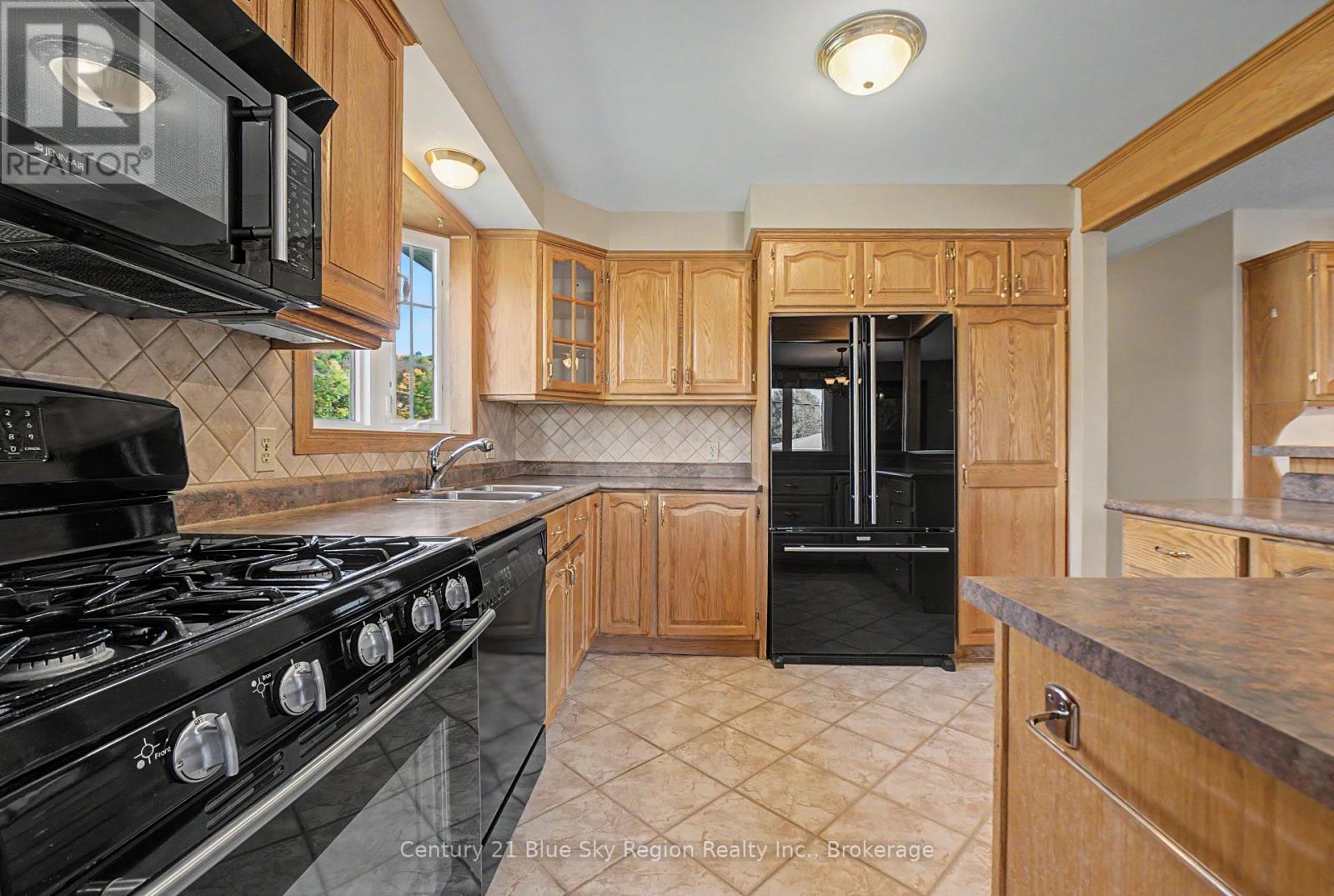 1550 Chapais Street Property Photo 15
