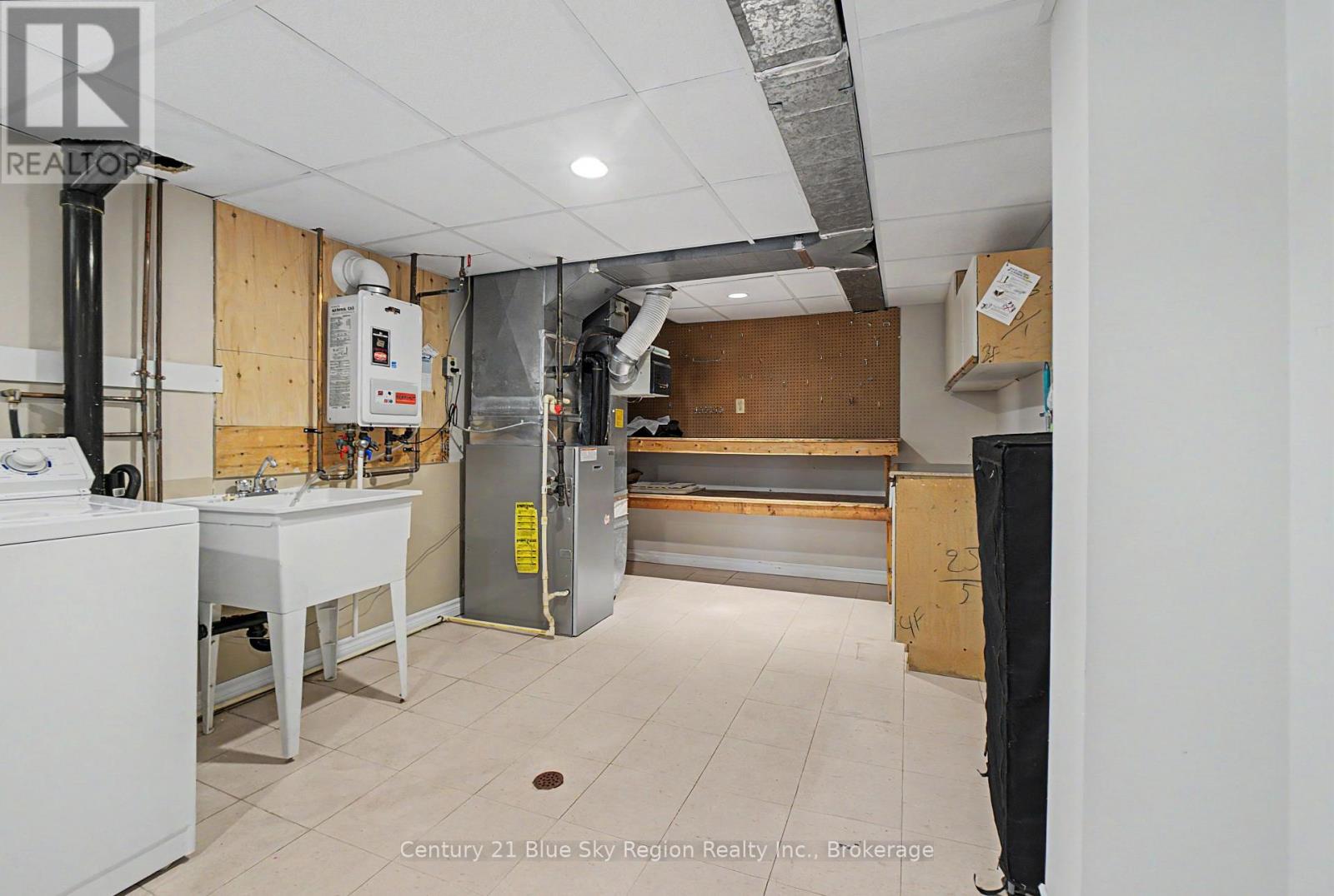 1550 Chapais Street Property Photo 37