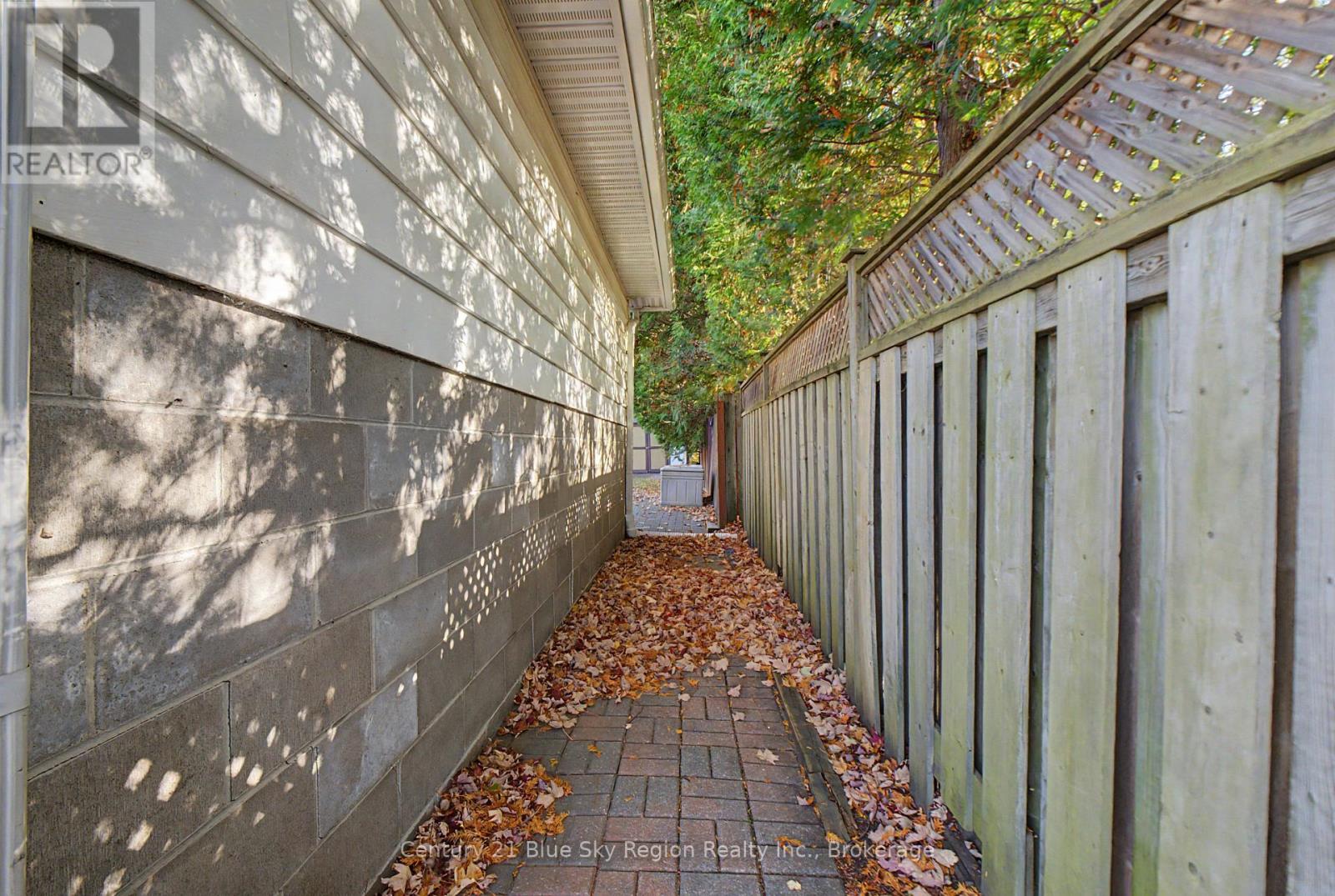 1550 Chapais Street Property Photo 40