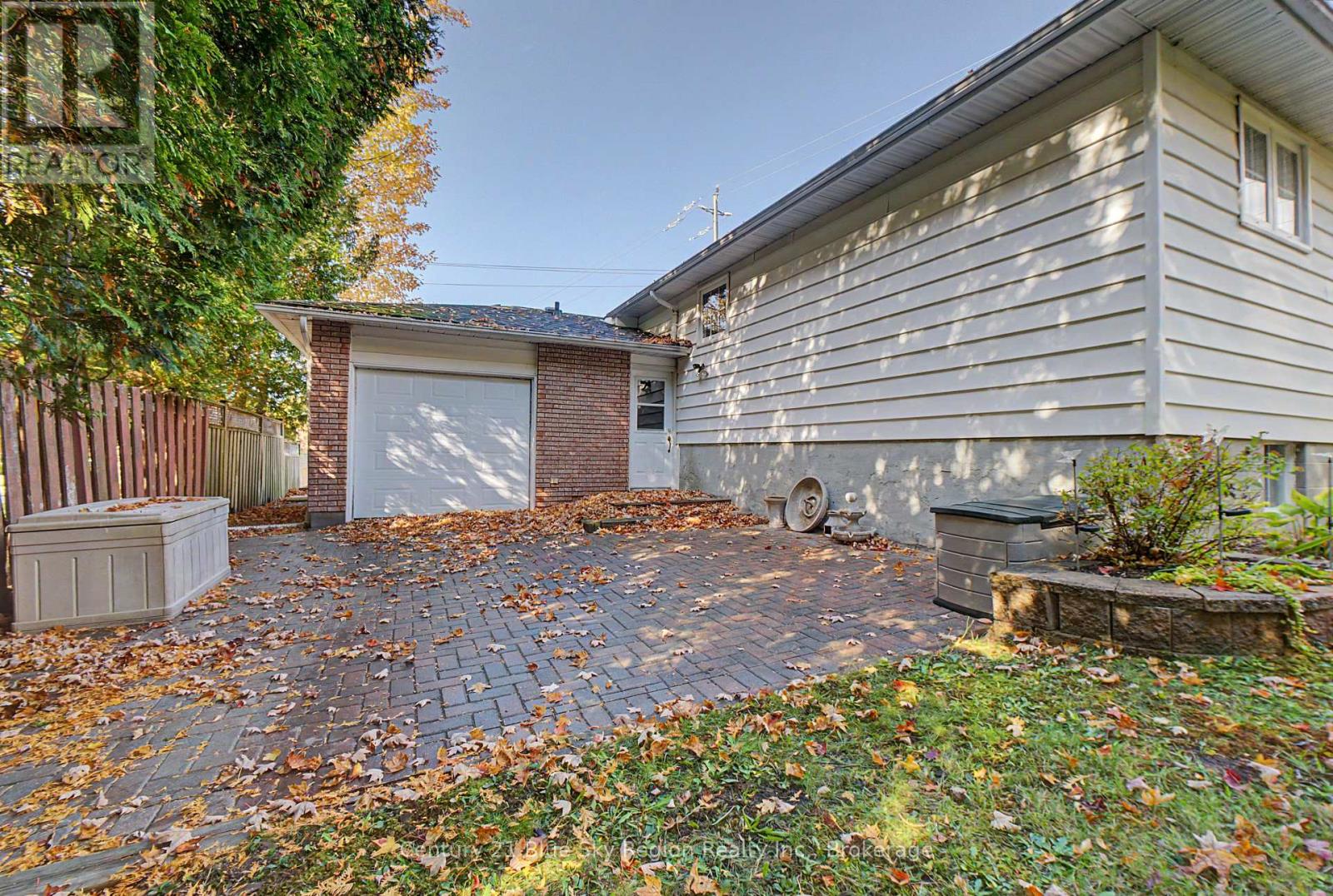 1550 Chapais Street Property Photo 42
