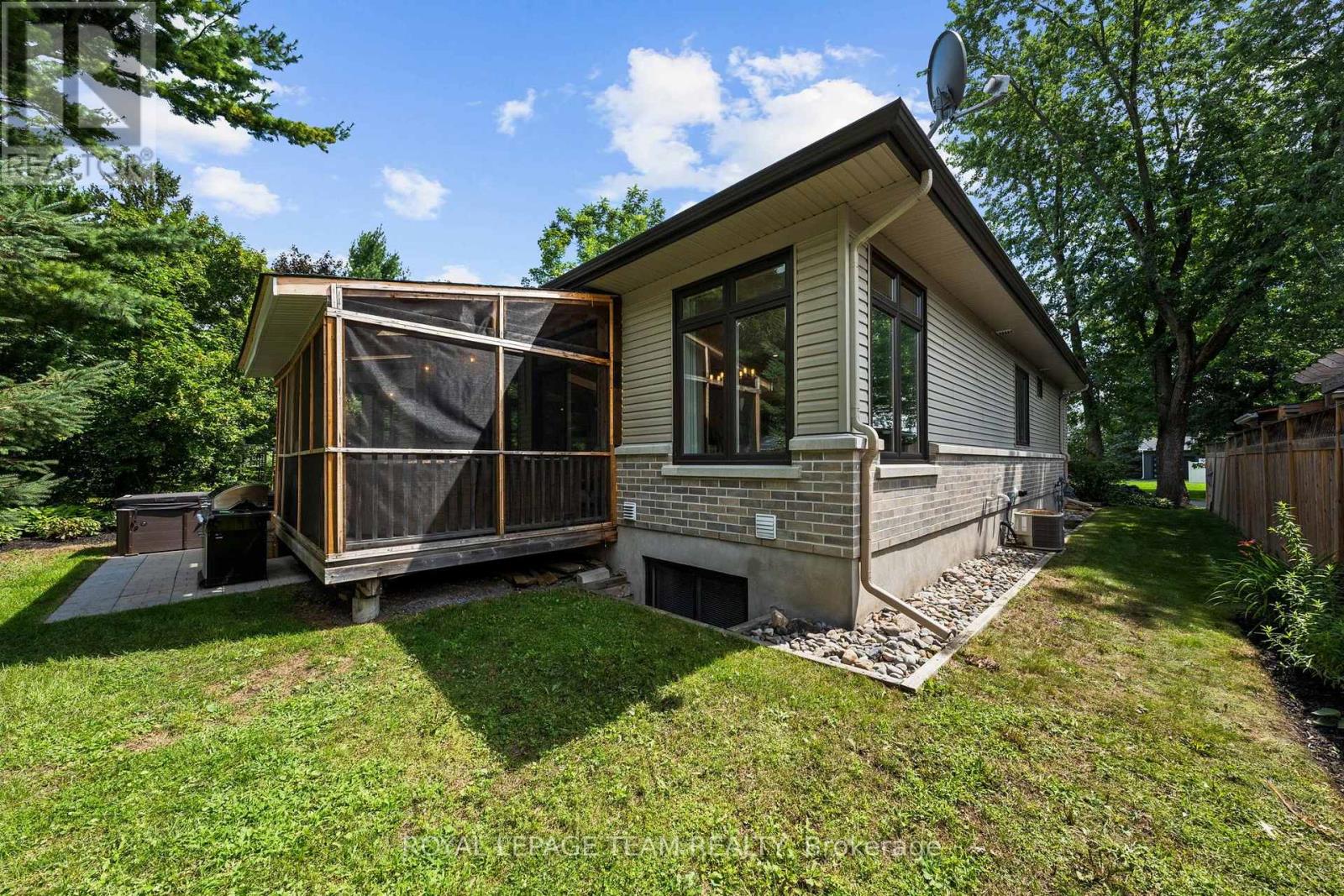 77 Juanita Avenue Property Photo 44