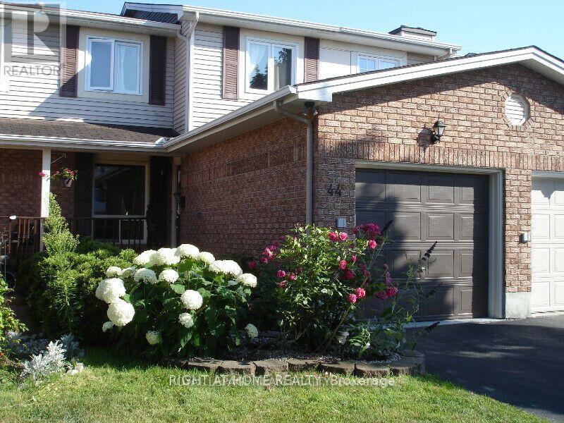 44 Burlington Crescent Property Photo 1
