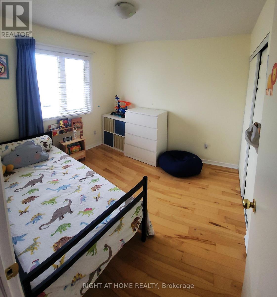 44 Burlington Crescent Property Photo 11