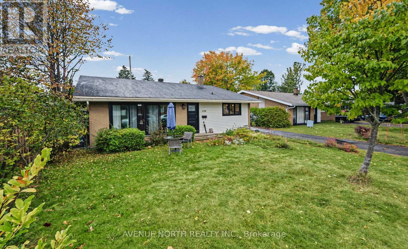 1174 Maybank Street Property Photo 1