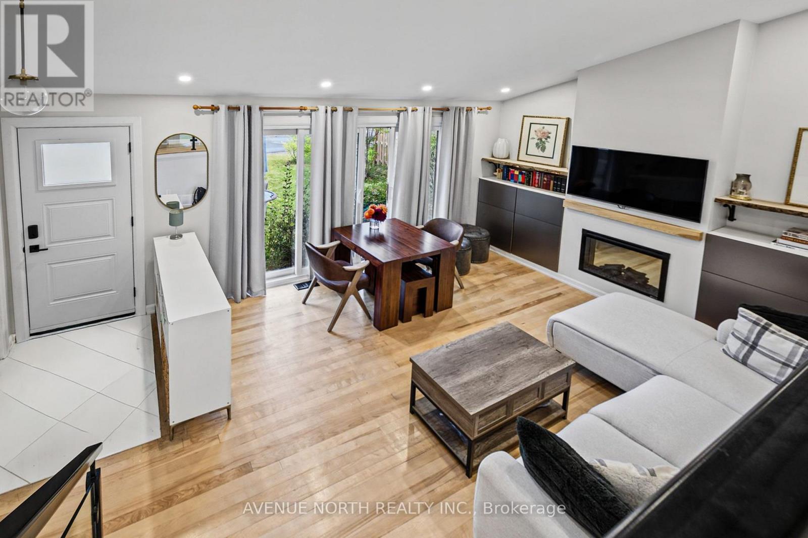 1174 Maybank Street Property Photo 6