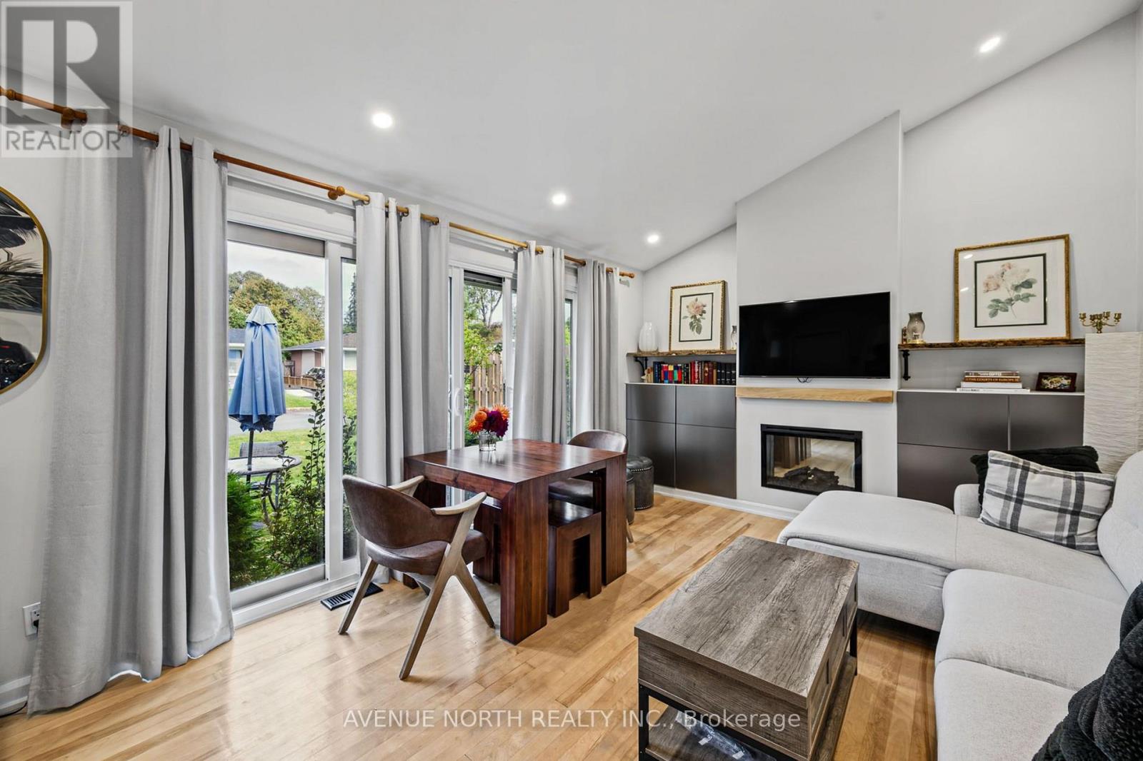1174 Maybank Street Property Photo 8